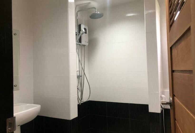 발코니 디럭스 룸, บ้านเพลิน