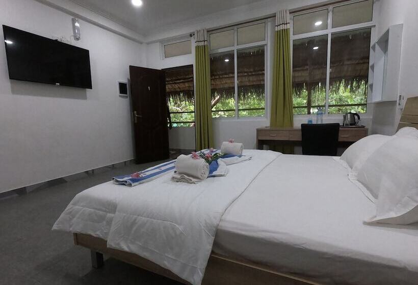 اتاق خانوادگی, Dhangethi Inn