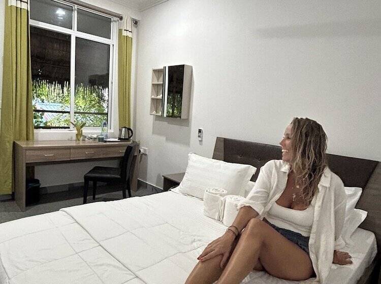 اتاق لوکس, Dhangethi Inn