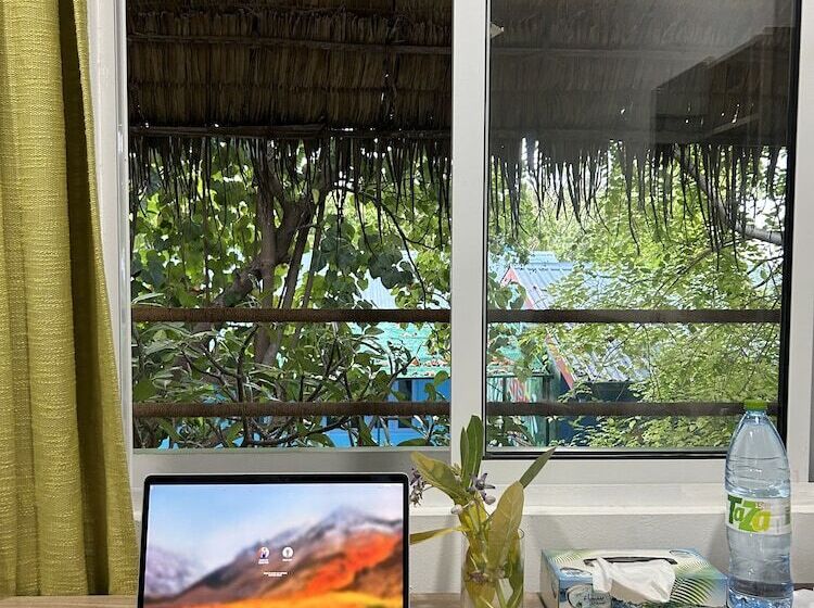 اتاق لوکس, Dhangethi Inn