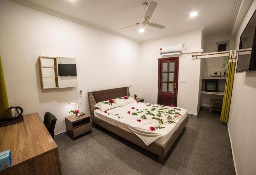 اتاق لوکس, Dhangethi Inn