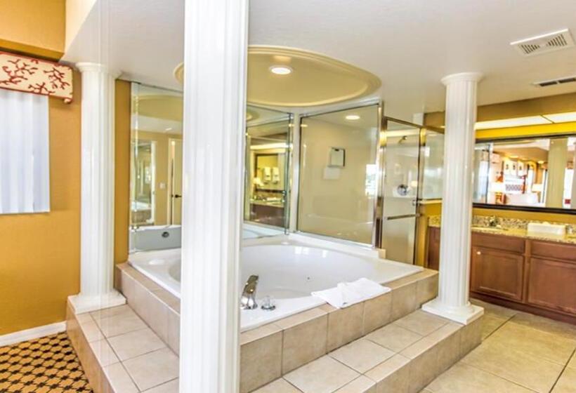 דירת שני חדרים, Stunning Condo Near Universal Studios