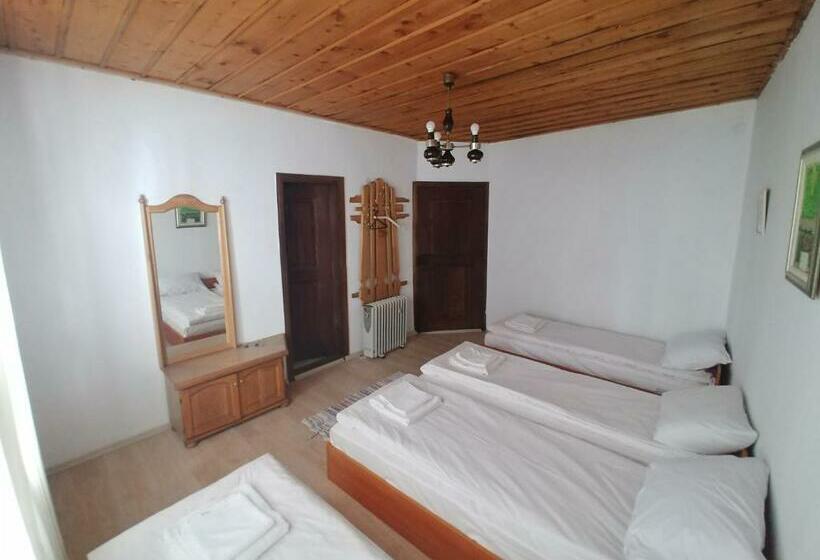 اتاق استاندارد چهار تخته, Architects House