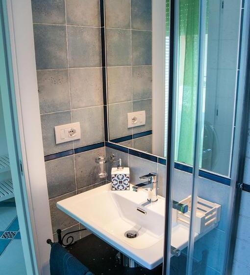 غرفة قياسية مزوَّدة بشُرفة, B&b Amalfè