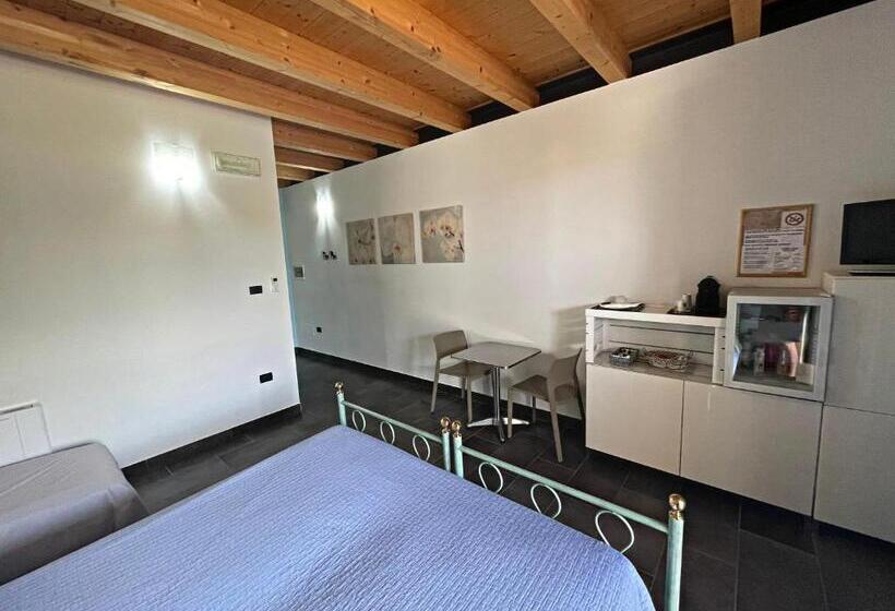اتاق کلاسیک سه تخته, Agriturismo Scannaporco