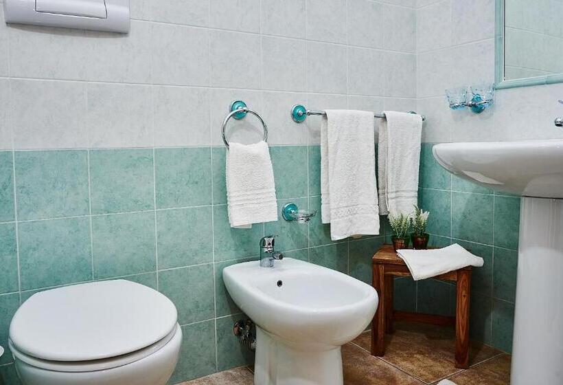 اتاق راحتی سه تخته, B&b Tiscali