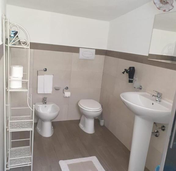 اتاق استاندارد اینتریور, B&b Tiscali