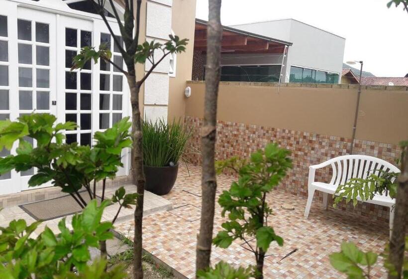 اتاق استاندارد چهار تخته, Casa Da Oma