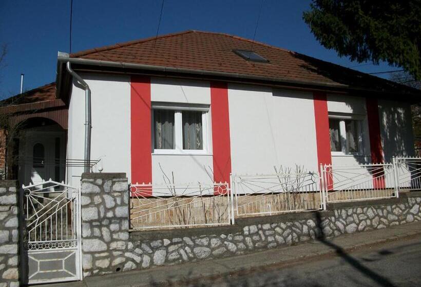 침실 3개 아파트, Füge Vendégház