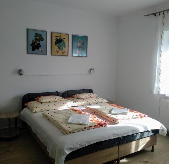 침실 3개 아파트, Füge Vendégház