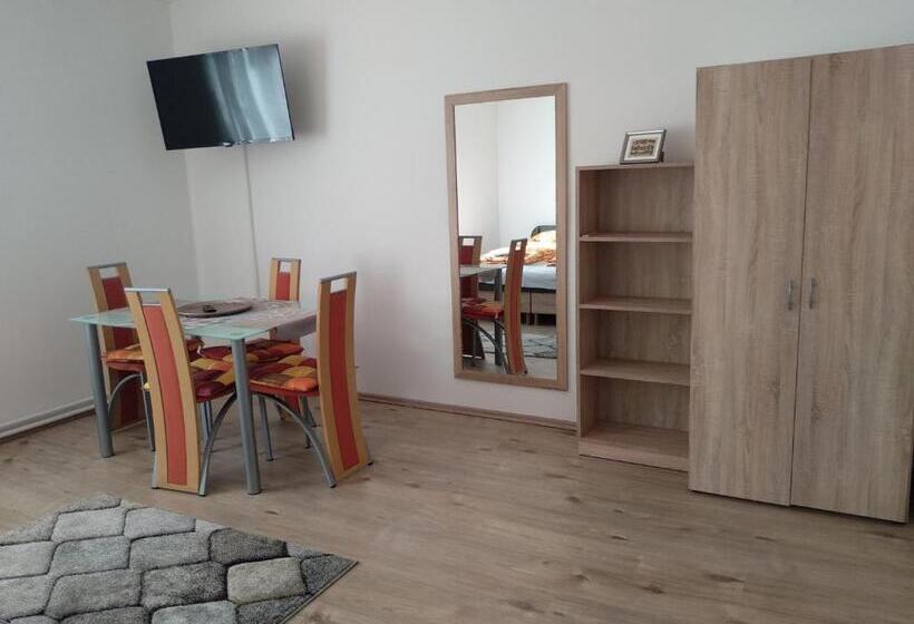 침실 3개 아파트, Füge Vendégház