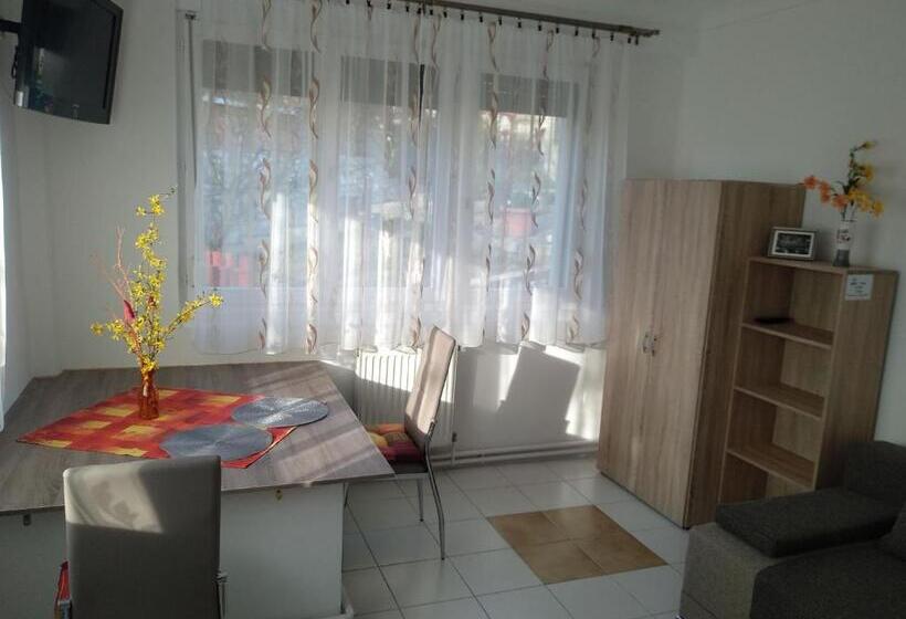 침실 3개 아파트, Füge Vendégház