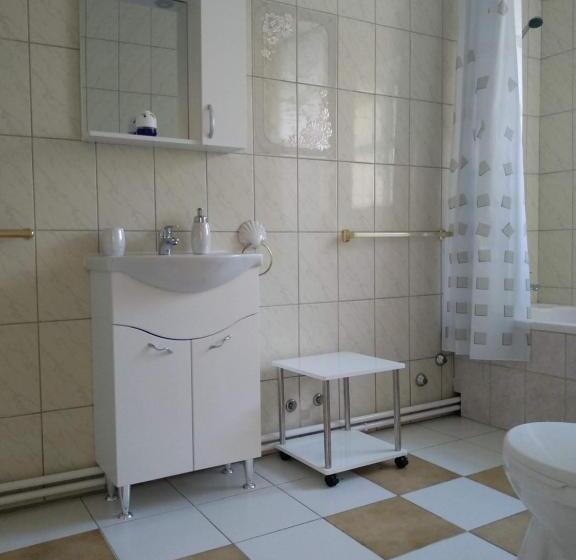 침실 3개 아파트, Füge Vendégház