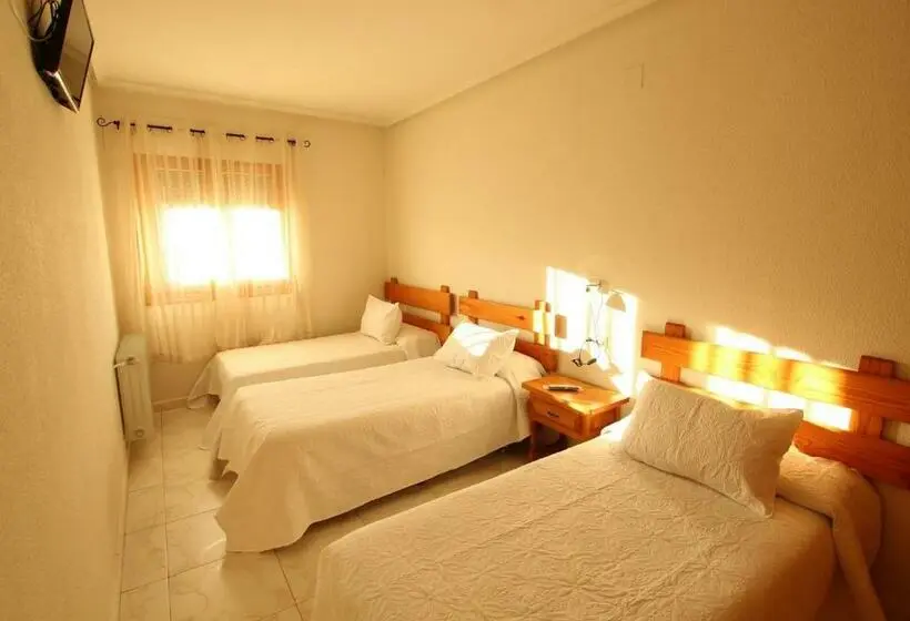 スタンダードトリプルルーム, Hostal Sierra De Gredos