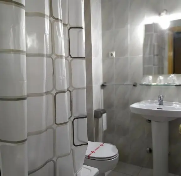 ガーデンビュースタンダードルーム, Hostal Sierra De Gredos