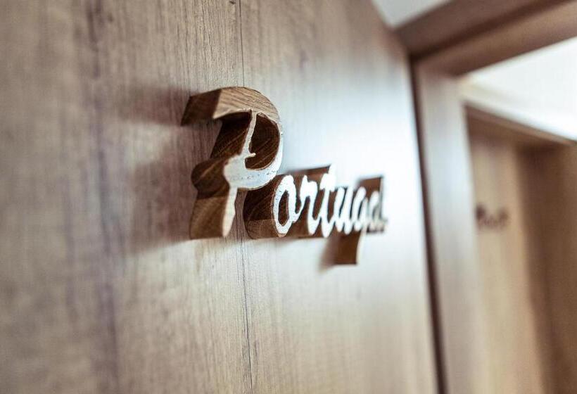 חדר סטנדרט לשלושה עם חדר אמבטיה משוף, Penzion šarlota & Vinařství Vítek Josef