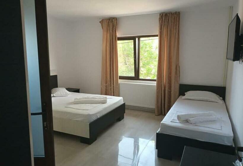 标准三人间, Vila Maranca