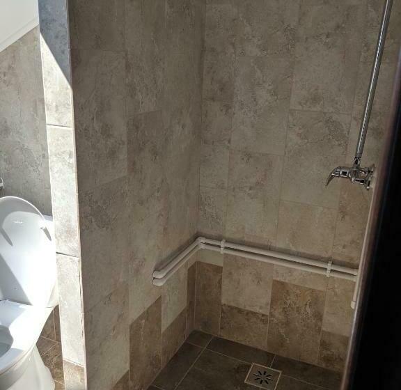 标准三人间, Vila Maranca