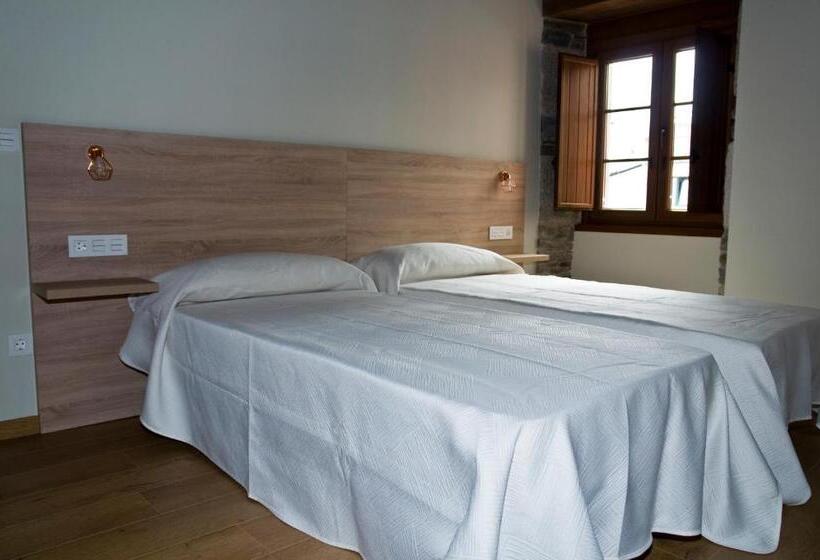 اتاق استاندارد, Pension Serrano