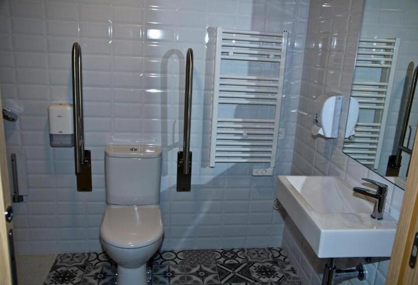 اتاق استاندارد, Pension Serrano