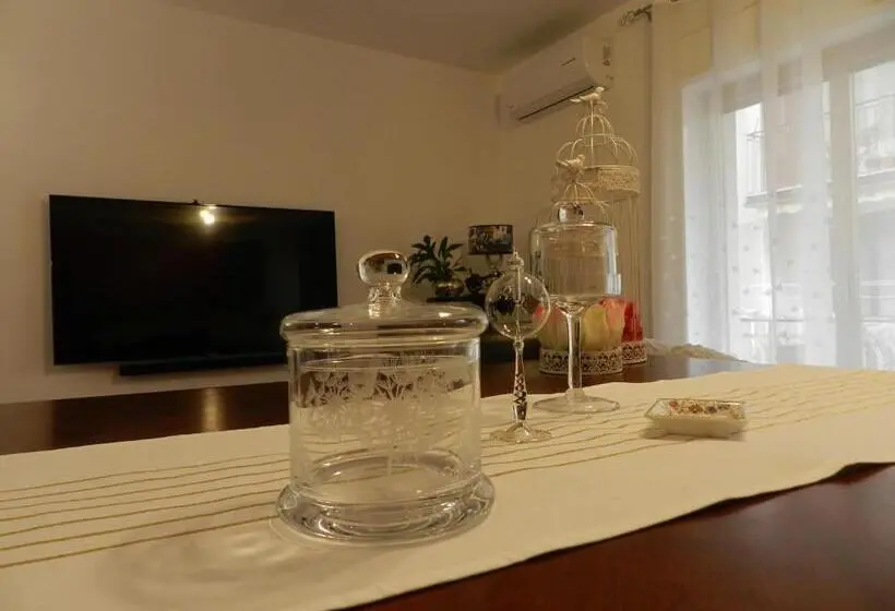 اتاق استاندارد سه نفره, B&b Joe