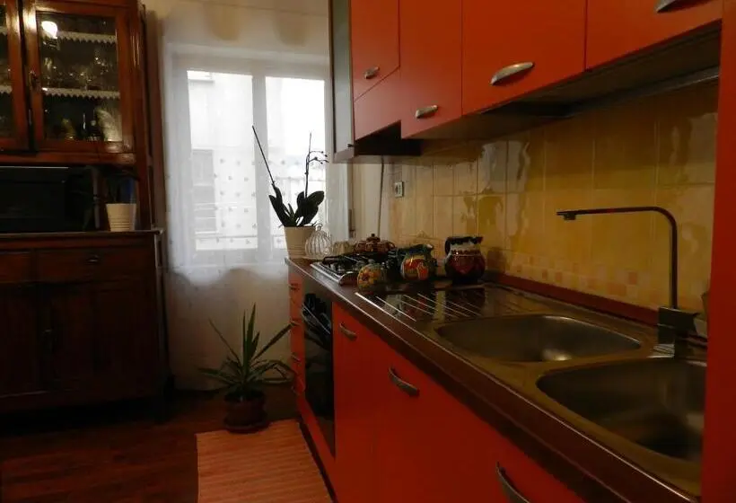 اتاق استاندارد سه نفره, B&b Joe