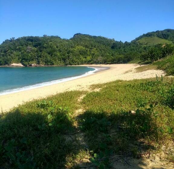 Quarto Triplo Estandar com Sacada, Manacá Suítes Prumirim