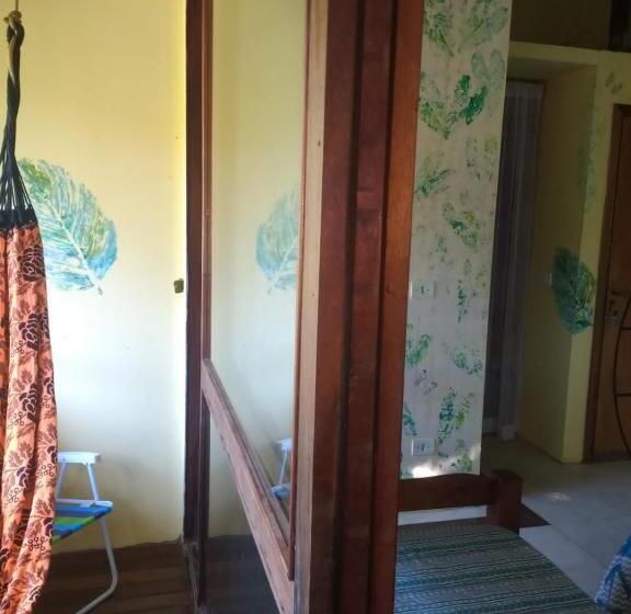 Quarto Triplo Estandar com Sacada, Manacá Suítes Prumirim
