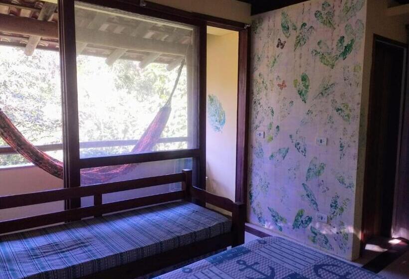 Quarto Triplo Estandar com Sacada, Manacá Suítes Prumirim