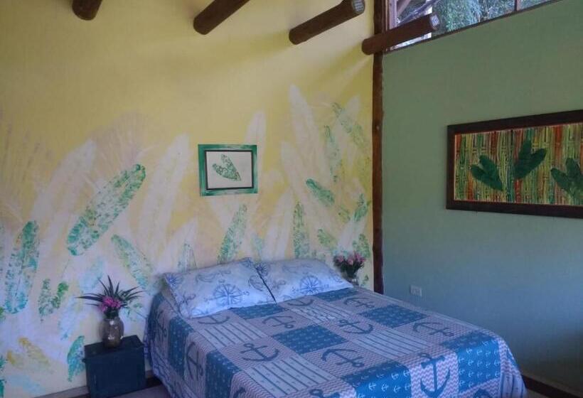 Quarto Triplo Estandar com Sacada, Manacá Suítes Prumirim