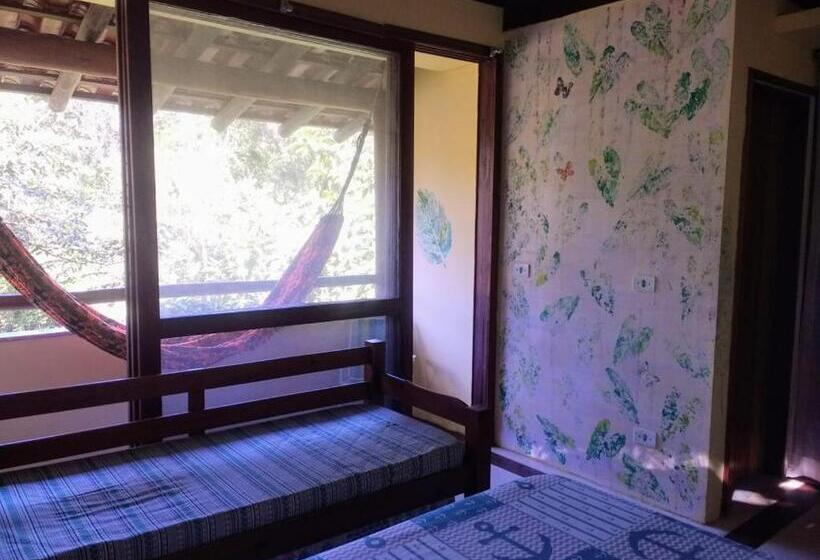 Quarto Triplo Estandar com Sacada, Manacá Suítes Prumirim