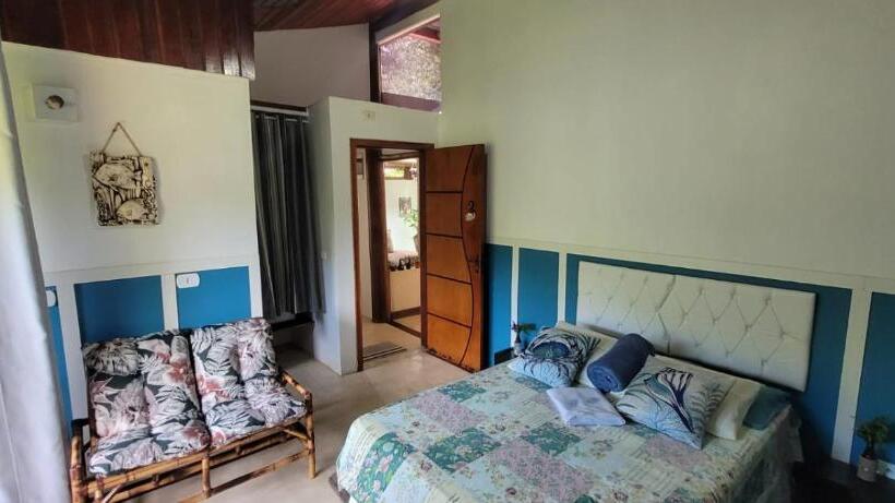 Quarto Triplo Estandar com Sacada, Manacá Suítes Prumirim