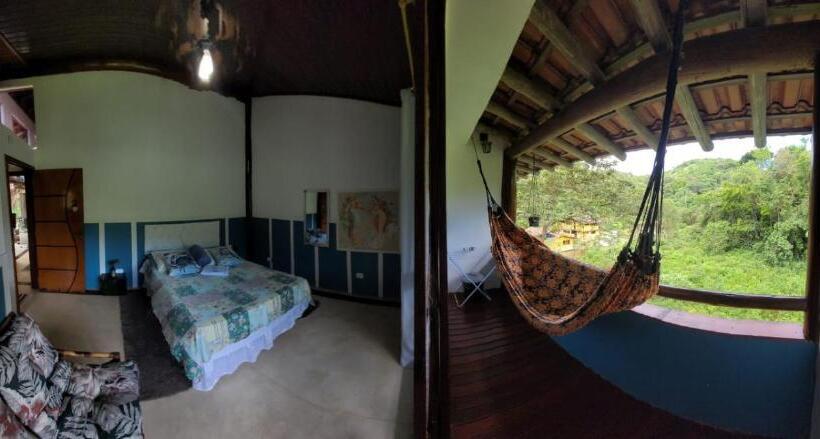 Quarto Triplo Estandar com Sacada, Manacá Suítes Prumirim