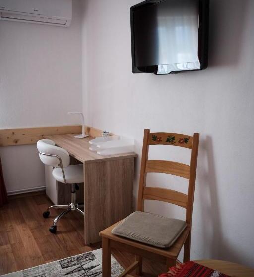 غرفة قياسية مطلّة علي الحديقة, Pensiunea Ileana Adults Only