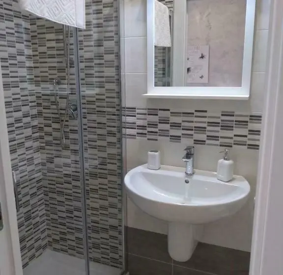 اتاق استاندارد, Tanzi Home