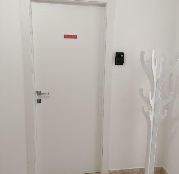 اتاق استاندارد, Tanzi Home