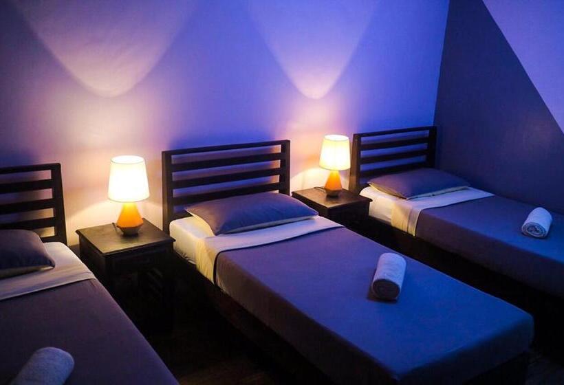 اتاق ساده سه نفره, Hostel Privado