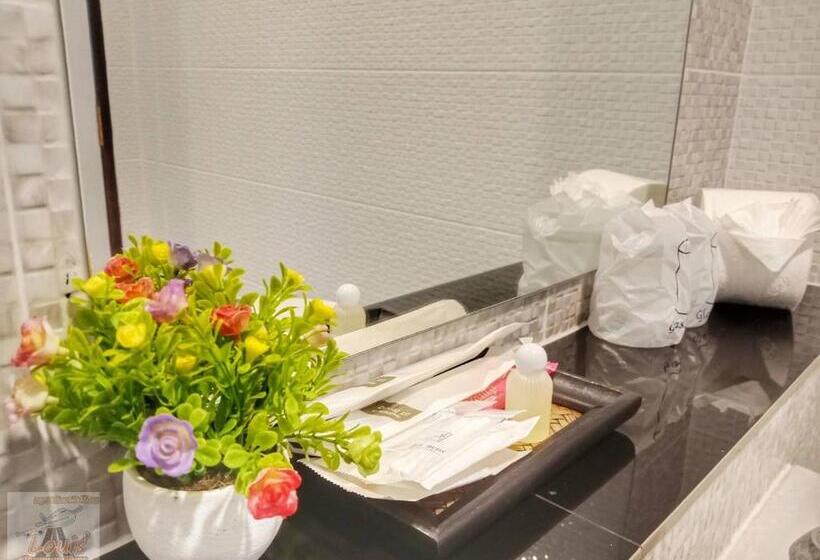 스탠다드 발코니 룸, Louis  Runway View Hotel   Sha Extra Plus