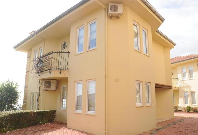 Вилла 3 Спальни, Gold City Luxury Accommodation