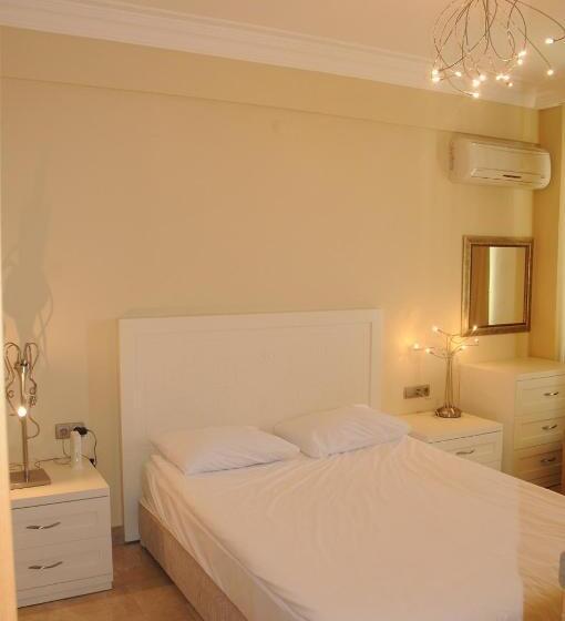 Апартаменты 1 Спальня с Балконом, Gold City Luxury Accommodation