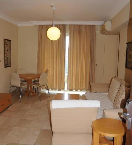 Апартаменты 1 Спальня с Балконом, Gold City Luxury Accommodation