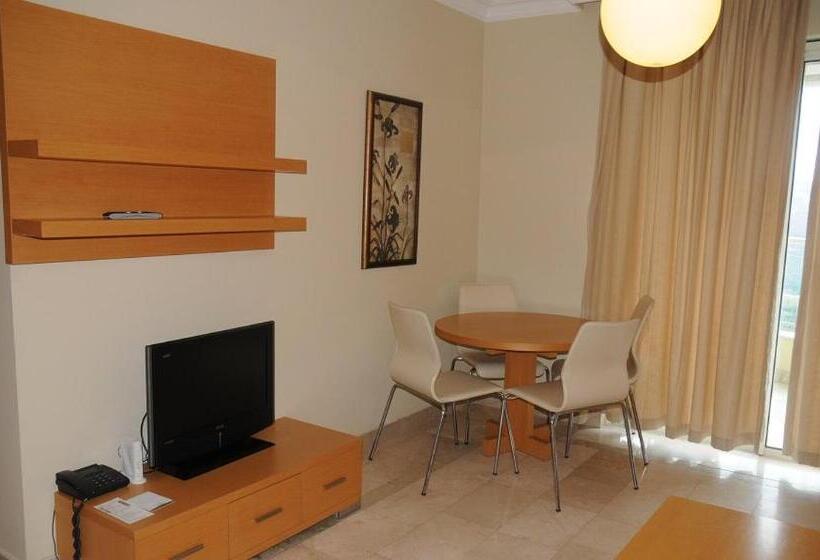 Апартаменты 1 Спальня с Балконом, Gold City Luxury Accommodation