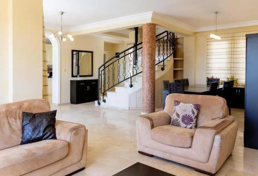 プール付き１ベッドルームヴィラ, Gold City Luxury Accommodation