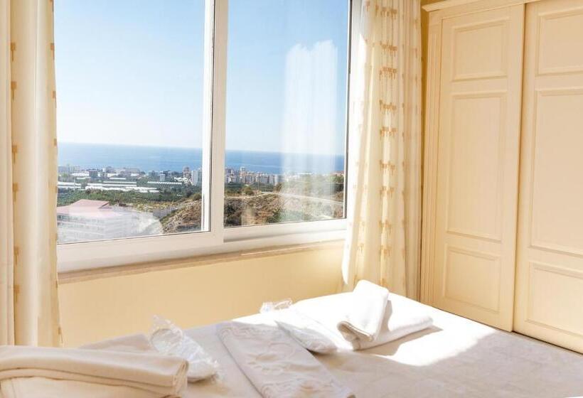 Вилла с 1 спальней и бассейном, Gold City Luxury Accommodation