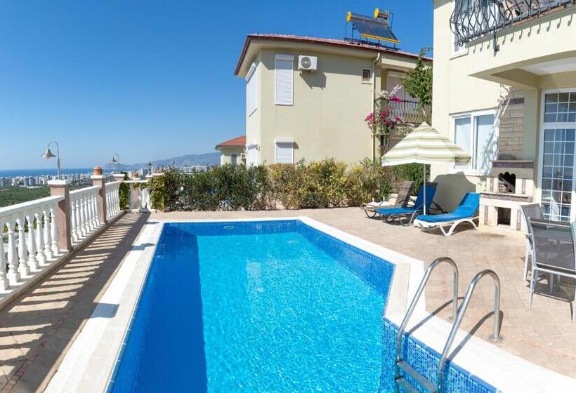 Вилла с 1 спальней и бассейном, Gold City Luxury Accommodation