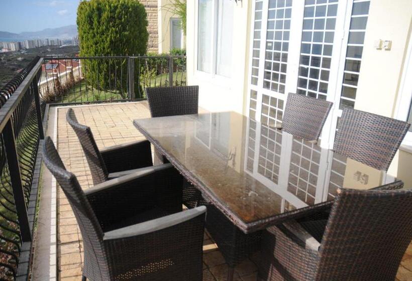 Вилла 3 Спальни, Gold City Luxury Accommodation