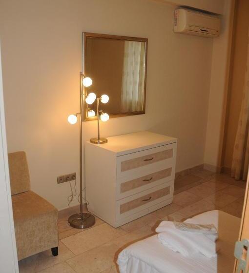 Апартаменты 1 Спальня с Балконом, Gold City Luxury Accommodation