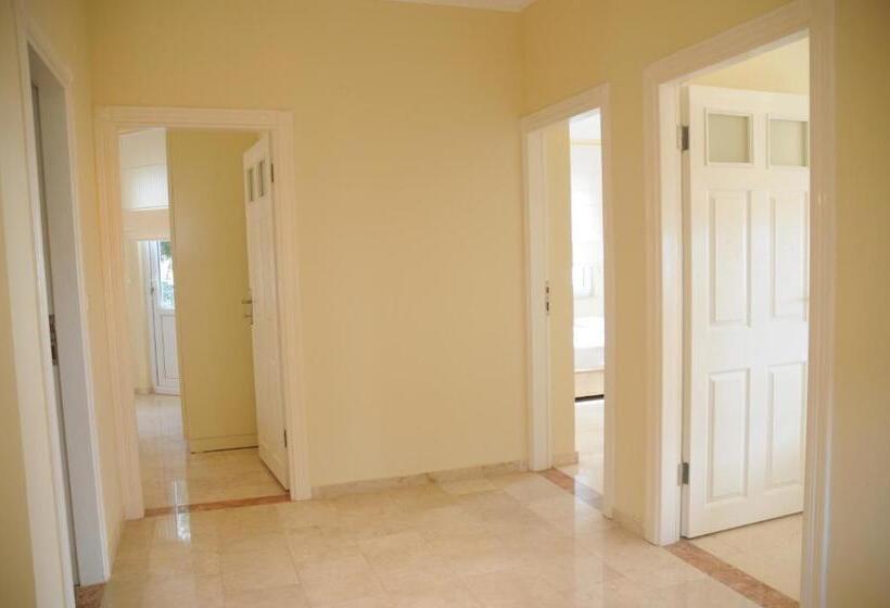 Вилла 3 Спальни, Gold City Luxury Accommodation