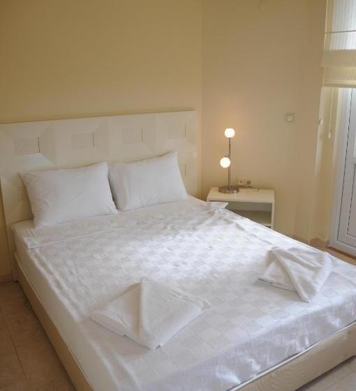 Вилла 3 Спальни, Gold City Luxury Accommodation