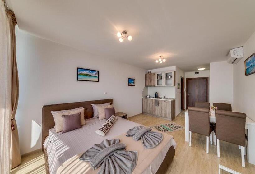 스탠다드 스튜디오 바다 전망, Apartcomplex Golden Bay